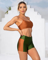 Shorts Oma Verde e páprica Glow